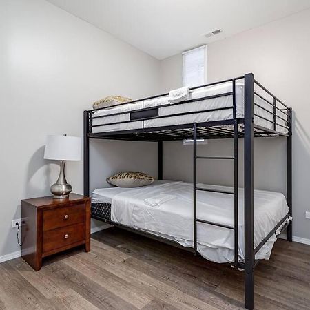 Suite 1 On Southport 4 Queen Beds Chicago Dış mekan fotoğraf