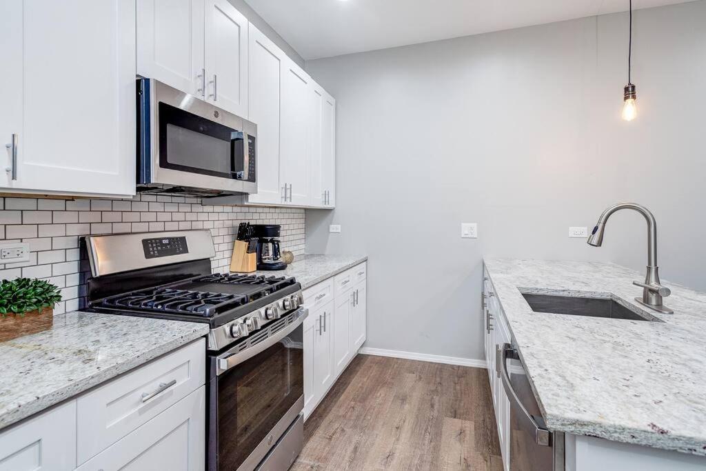 Suite 1 On Southport 4 Queen Beds Chicago Dış mekan fotoğraf