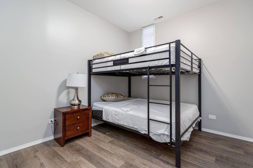 Suite 1 On Southport 4 Queen Beds Chicago Dış mekan fotoğraf